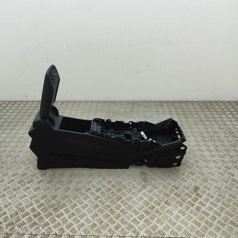 Centrālā konsole 85E863241