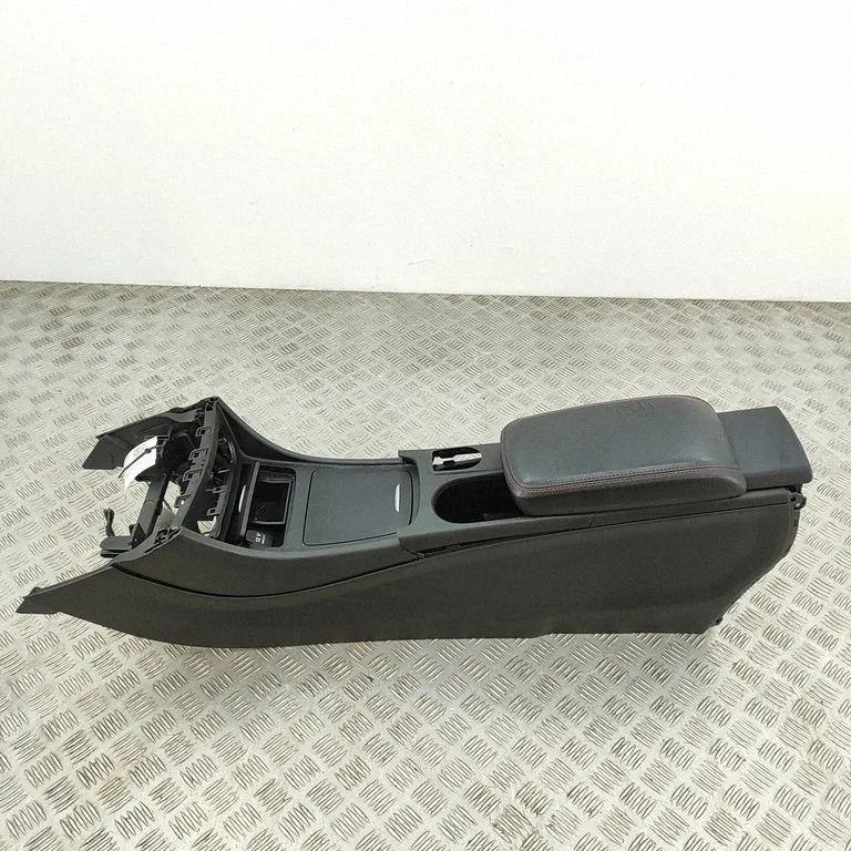 Centrālā konsole A1768100079