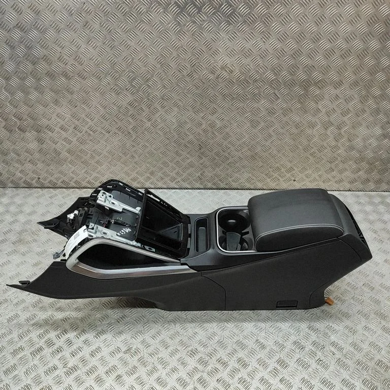 Center console J9D3045M11B