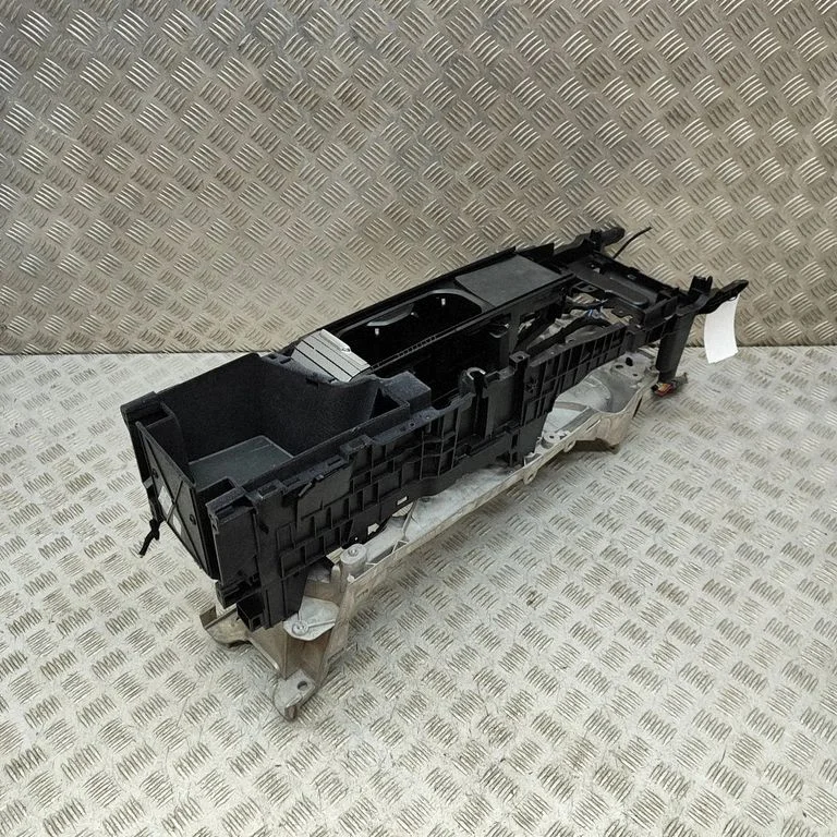 Centrālā konsole 31469487