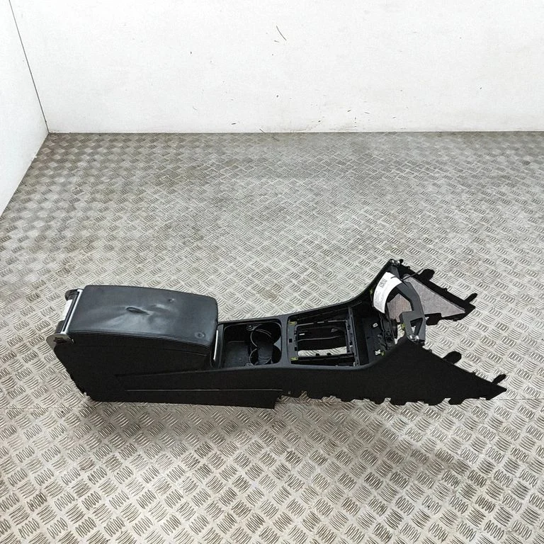 Center console – Volkswagen Passat CC (2008-2016)