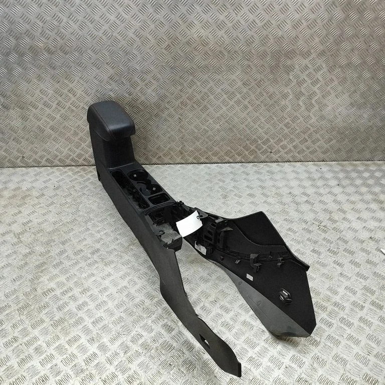 Centrālā konsole H1BBA045M62D