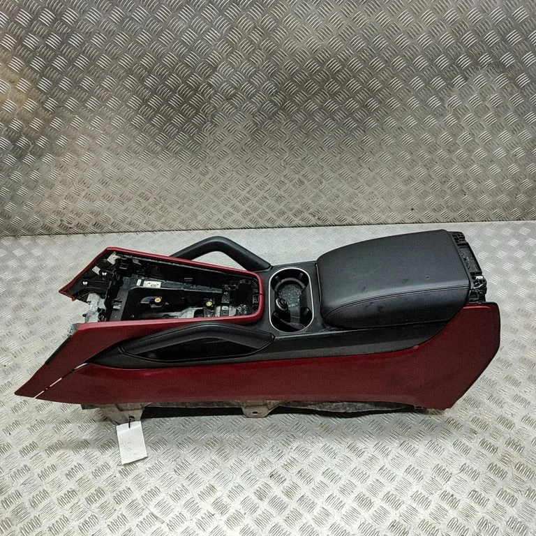 Centrālā konsole 9Y0864205AB