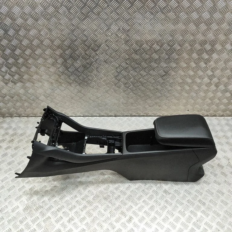 Centrālā konsole 567863243D