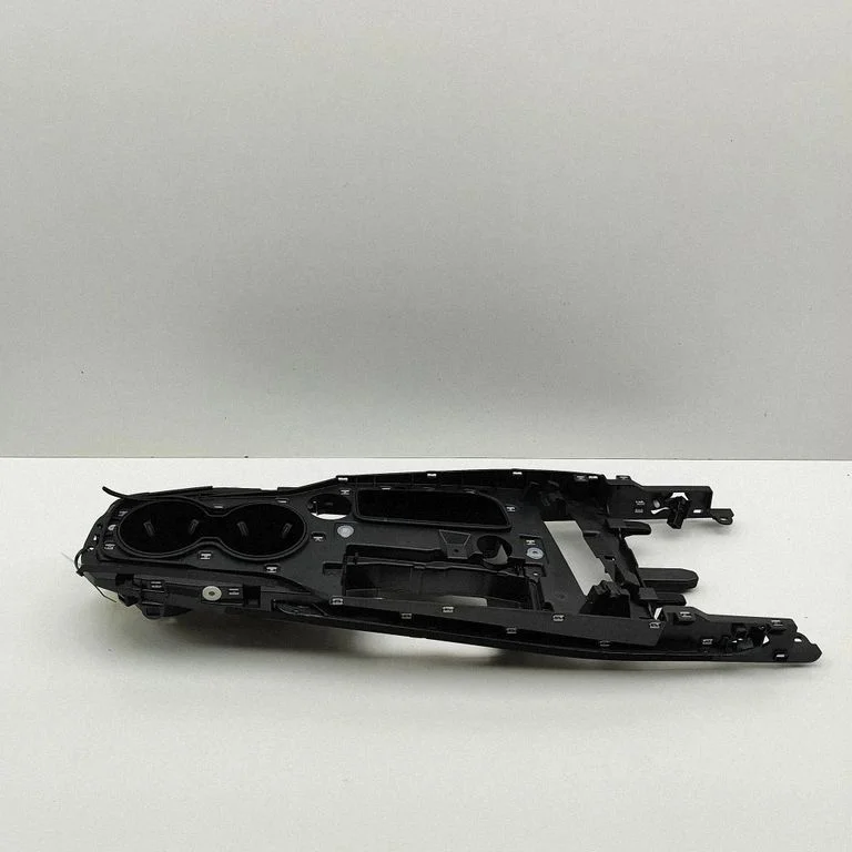 Centrālā konsole 4J3863244A