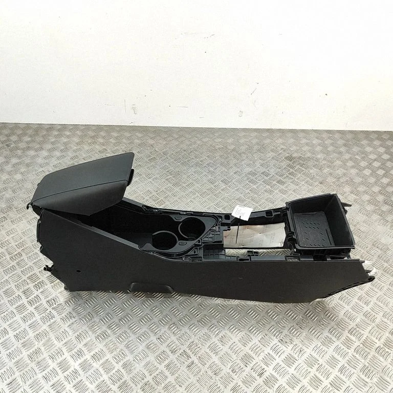 Center console – KIA Niro (2022-)