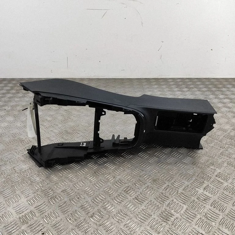 Center console – Volkswagen Golf Plus (2005-2013)