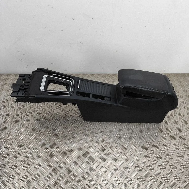 Center console 3G2713203T