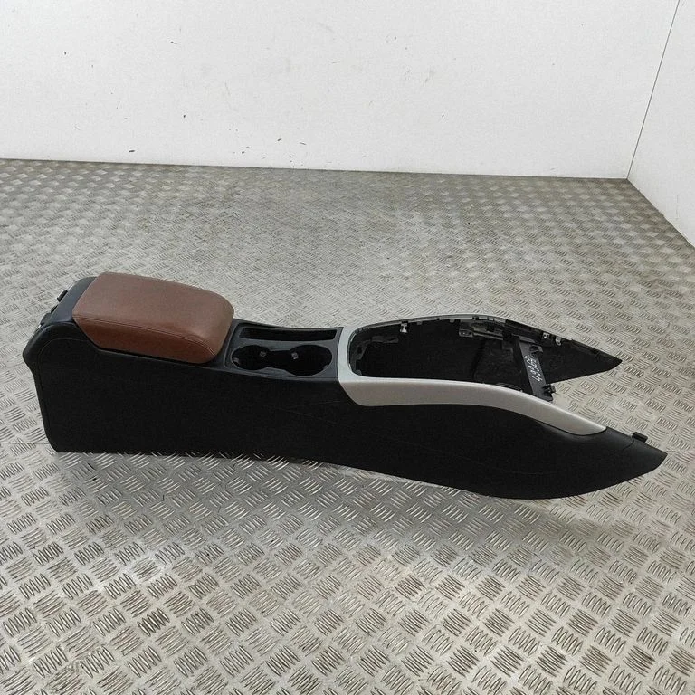 Center console – Audi A5 Sportback 8TA (2009-2016)