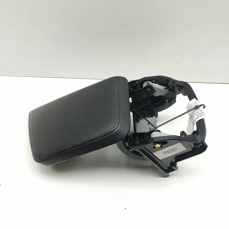 Armrest – Volvo V60 (2018-)