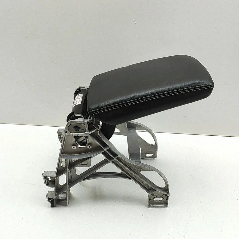 Roku balsts 8W0864283A