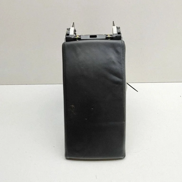 Roku balsts 3V0864207A