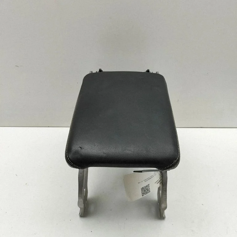 Podłokietnik 8W0864283A