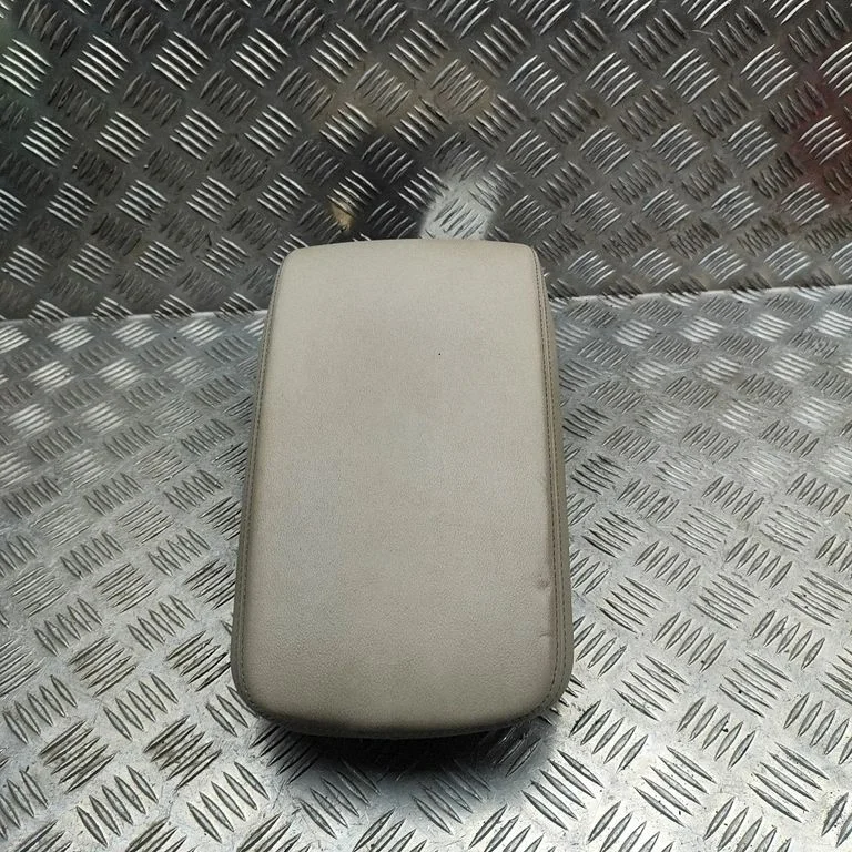 Roku balsts 6841547