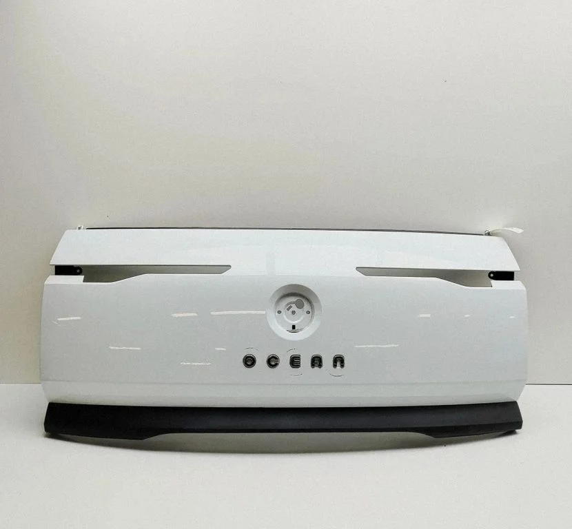 Boczna osłona konsoli (tylna) FM2955200122BCWH – Fisker Ocean (2022-2024)