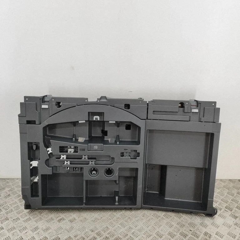 Centre console side trim rear – Lexus RX 450H (2016-)