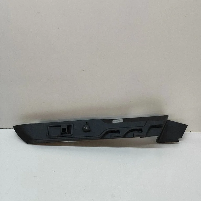 Sāna apdare (aizmugurējā) HK8331012A