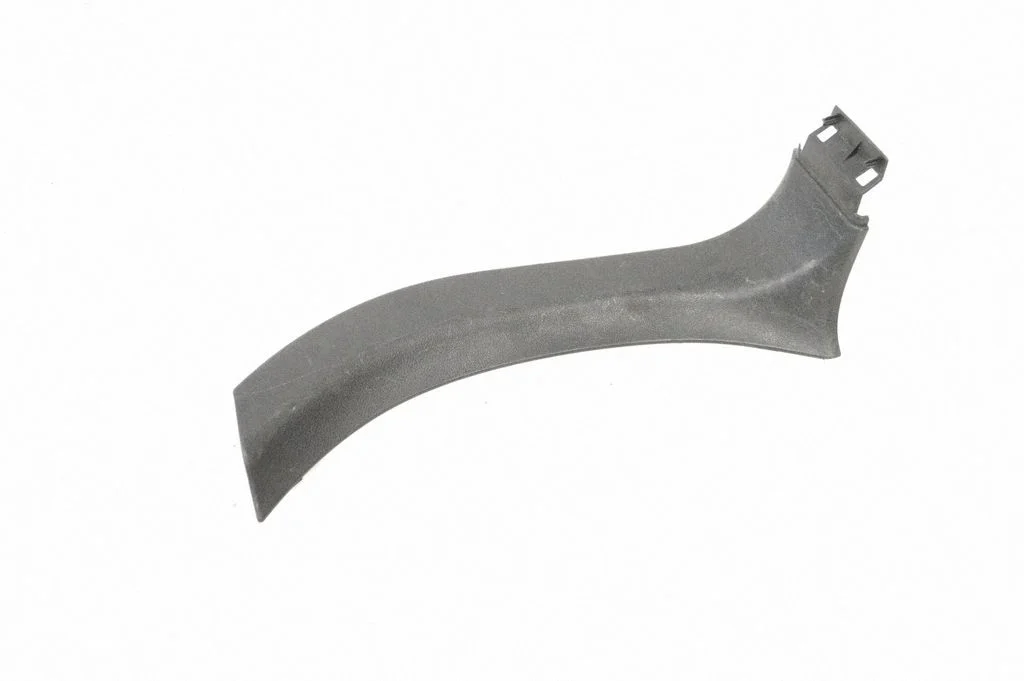 Keskkonsooli külje viimistlus (tagumine) 7L5868448C