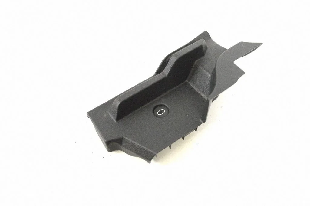 Sāna apdare (aizmugurējā) 5G6858831