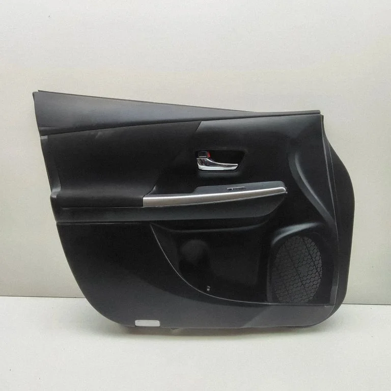 Boczek drzwi przednich 67778G030A