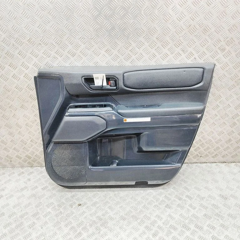 Priekšējo durvju apšuvums 676106AJ80