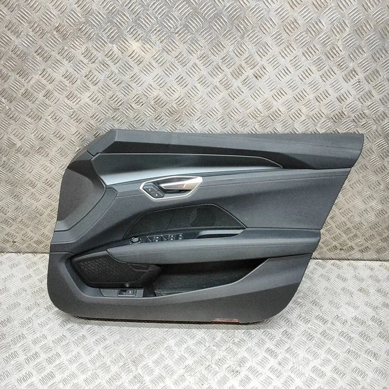 Priekšējo durvju apšuvums 4J3868018