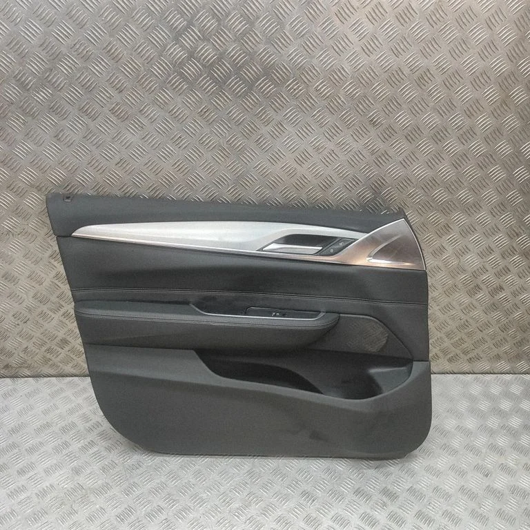 Boczek drzwi przednich 7416875