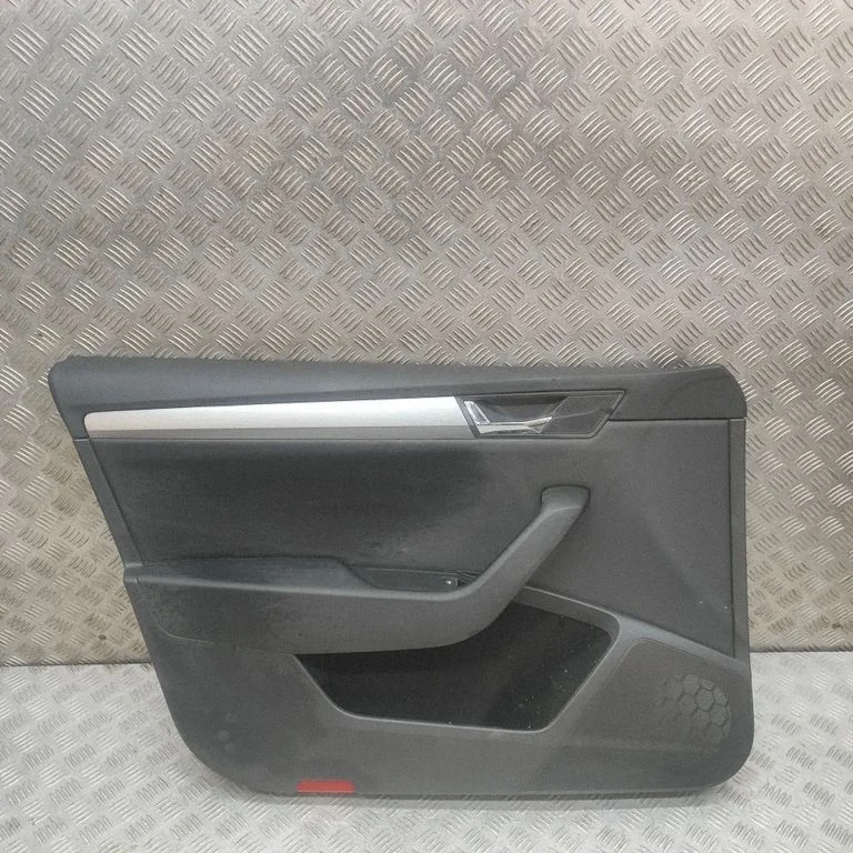 Priekšējo durvju apšuvums 3V2867013C