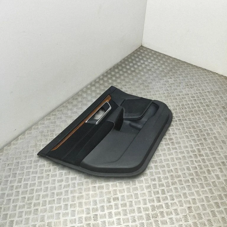 Priekšējo durvju apšuvums 83550TLAA00024