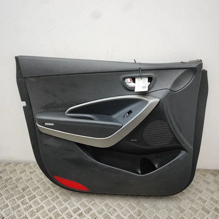 Priekšējo durvju apšuvums 823112W000