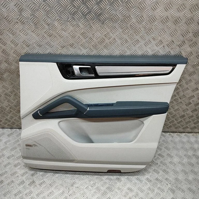 Eesmiste uste sisevooder 9Y0867108CE