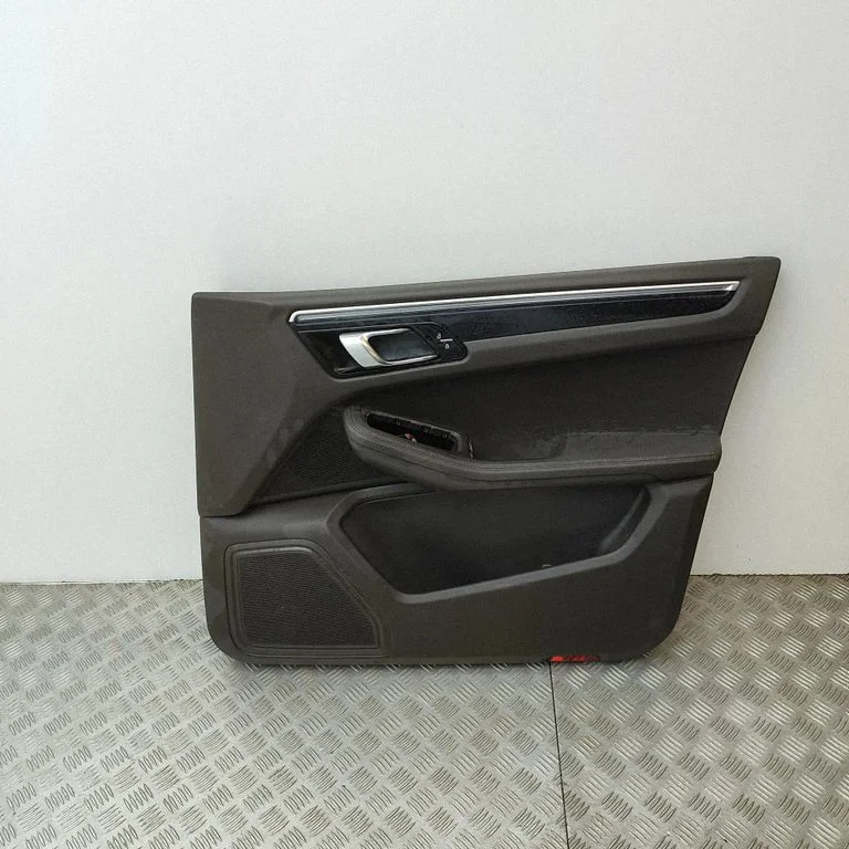 Priekšējo durvju apšuvums – Porsche Macan (95B) (2019-)