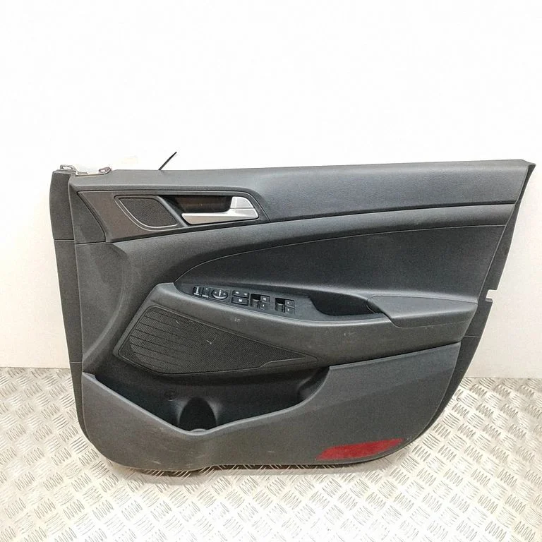 Priekšējo durvju apšuvums 82302D7800TRY