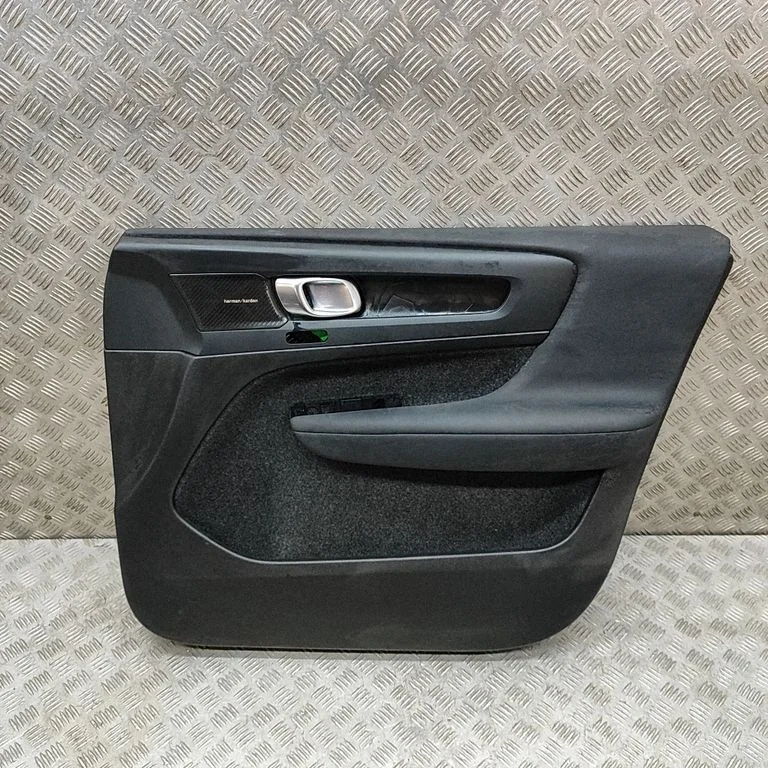 Boczek drzwi przednich 32282669