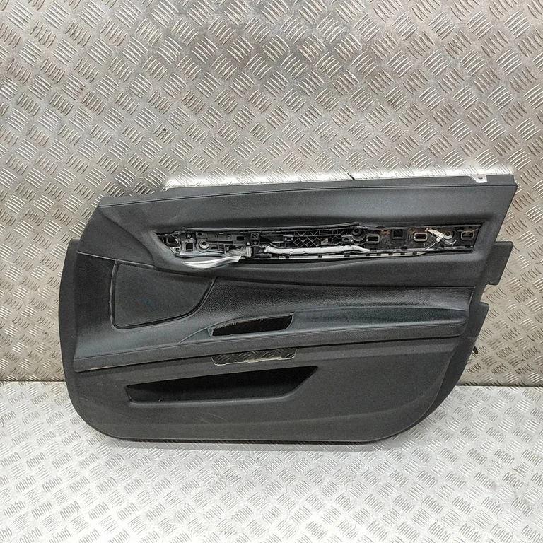 Boczek drzwi przednich 9160802