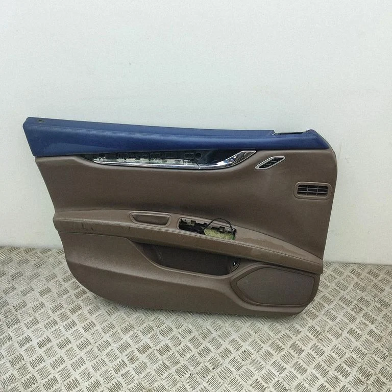 Priekšējo durvju apšuvums 06700075490