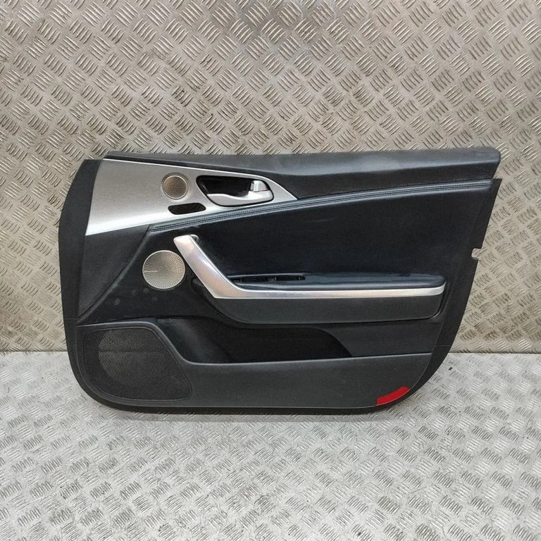 Priekšējo durvju apšuvums 82302J5460