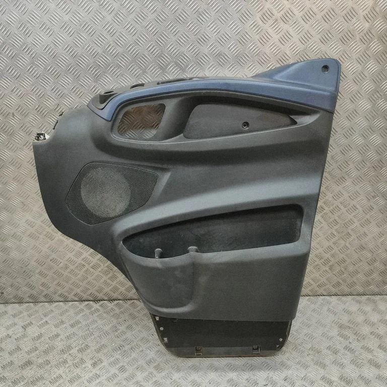 Eesmiste uste sisevooder – Iveco Daily 6th gen (2014-)