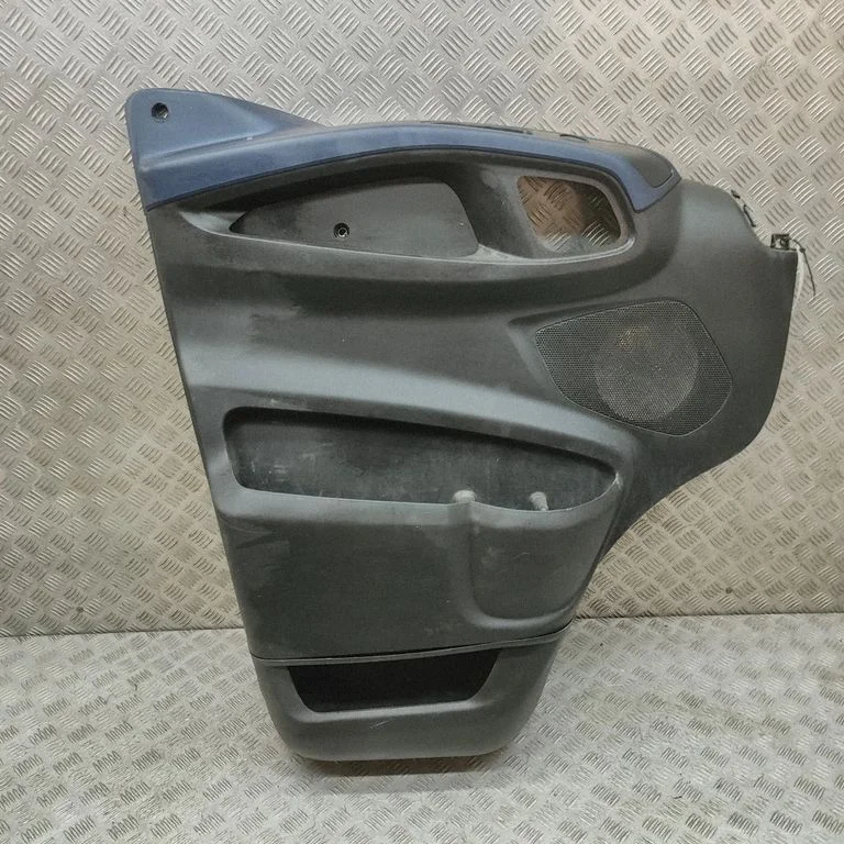 Eesmiste uste sisevooder – Iveco Daily 6th gen (2014-)