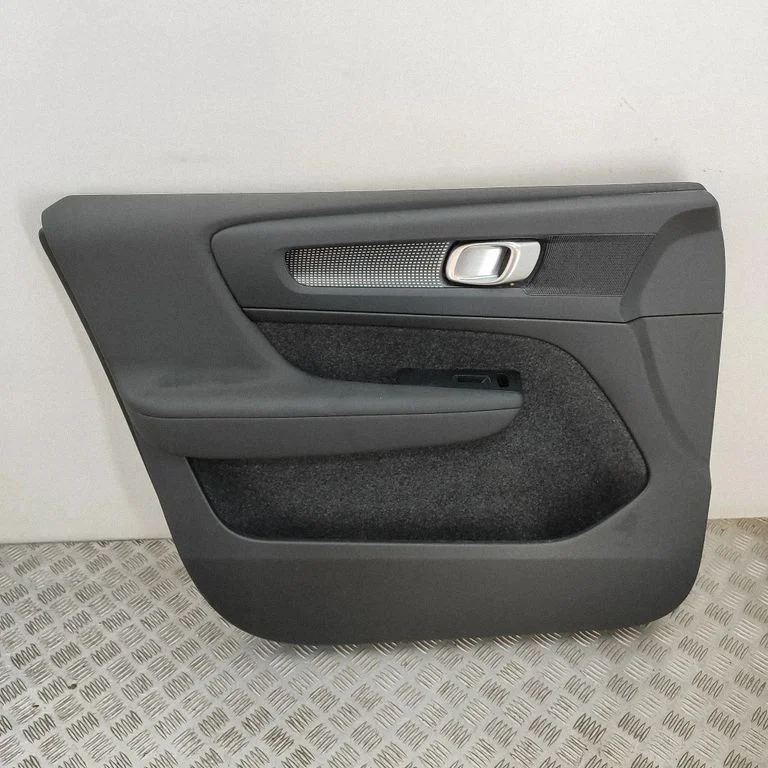 Boczek drzwi przednich 32282668