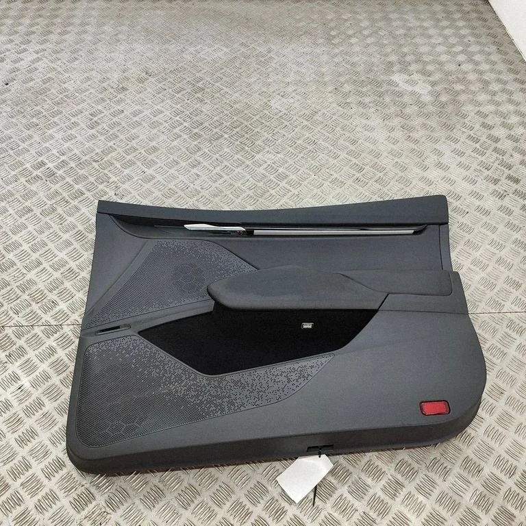 Priekšējo durvju apšuvums 5LC867014G