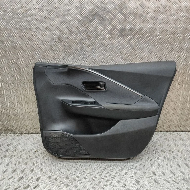 Priekšējo durvju apšuvums 67061F4210C1