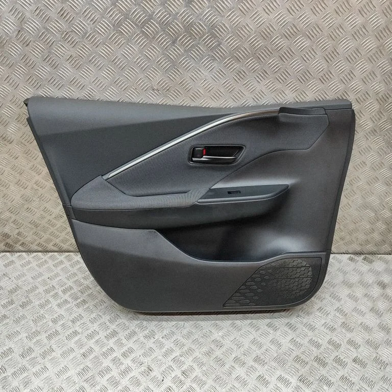 Priekšējo durvju apšuvums 67061F4210C1