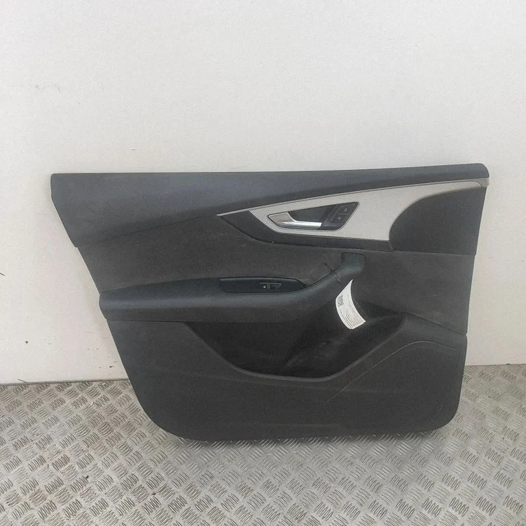 Priekšējo durvju apšuvums 4M0867117B