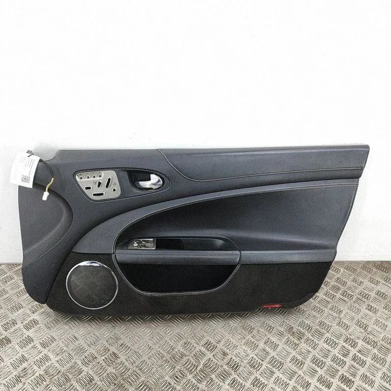 Boczek drzwi przednich 6W835423712A