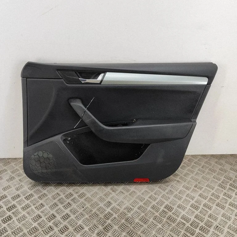 Priekšējo durvju apšuvums 3V2867014A