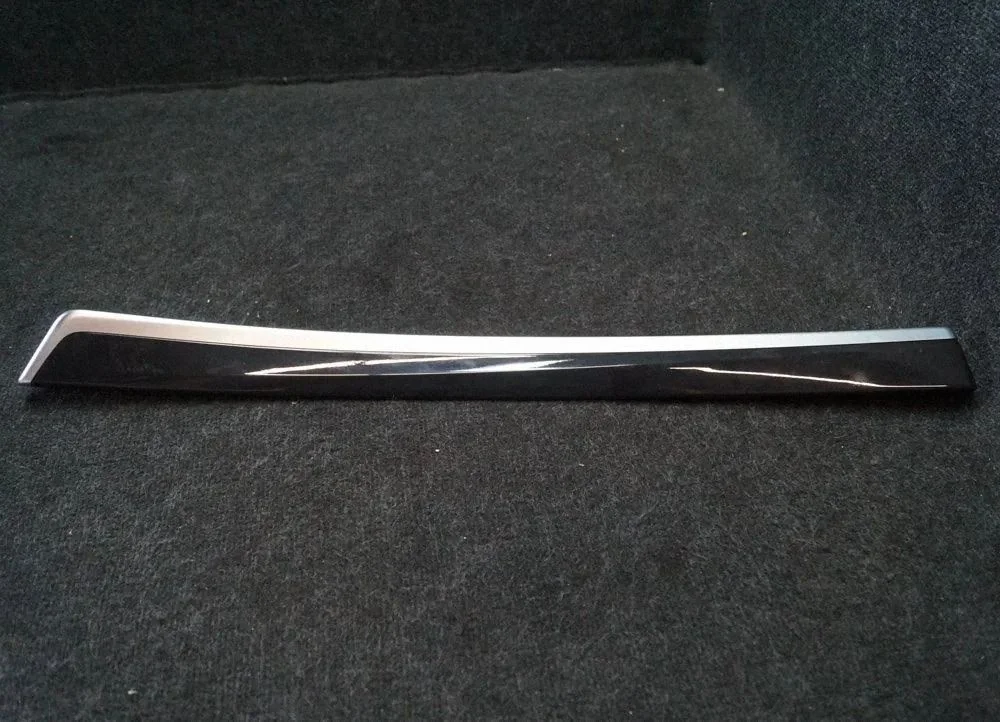 Eesmiste uste sisevooder – BMW 5-seeria F10 F11 (2009-2016)