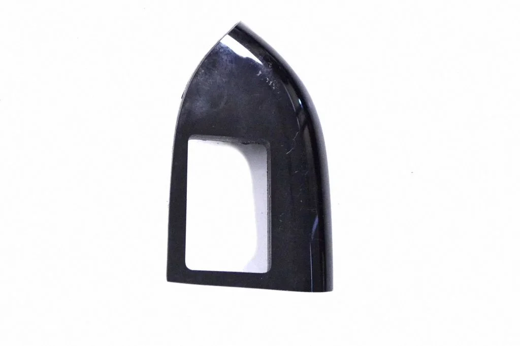 Boczek drzwi przednich DK6M237B75