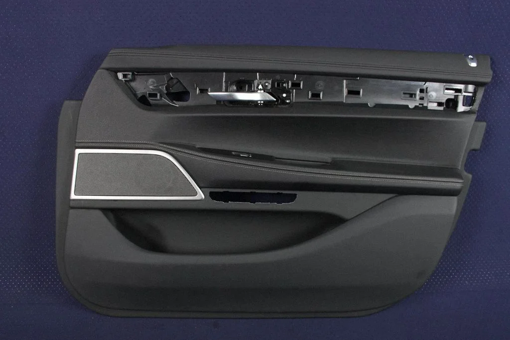 Front door card panel trim – right