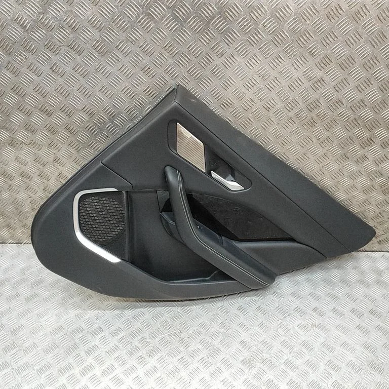 Aizmugurējo durvju apšuvums J9D3274W02AW